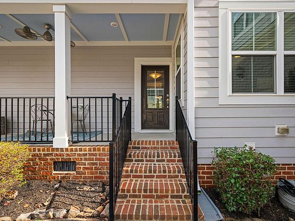 5th image of 528 Spring Flower Ct