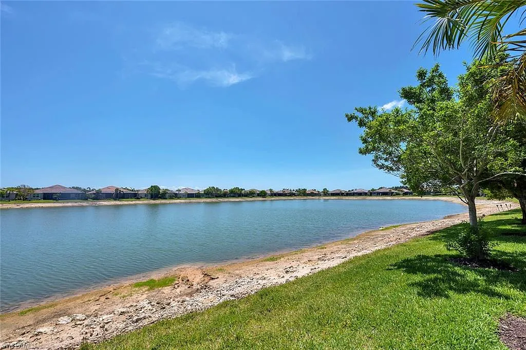 2 bed, 2.0 bath, 1519 sqft, $7,200 — Photo 4