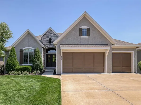 9319 Pinnacle St, Lenexa, KS 66220