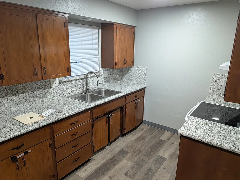 716 S Court St #B — Photo 5