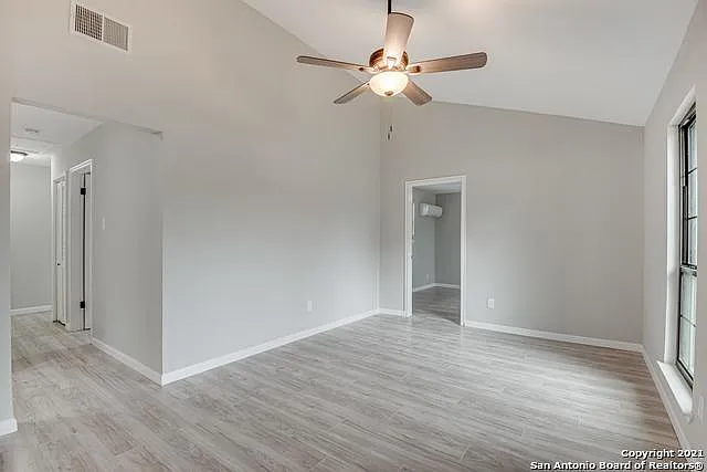 157 W Wildwood — Photo 12