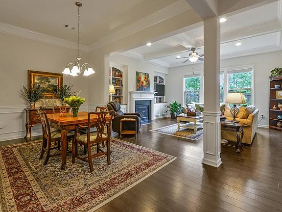 5th image of 4235 Amber Glade Dr
