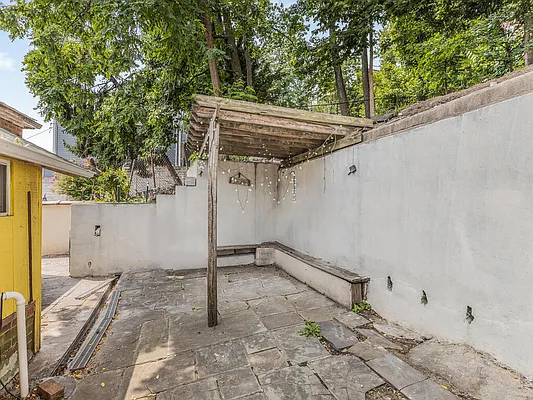 Sold by OOAKB&F INC | media 25