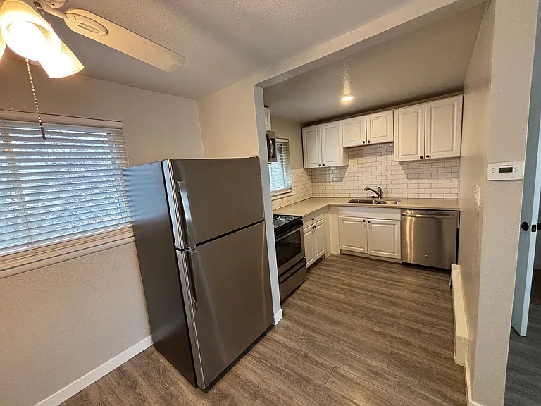 411 - 413 Prairie Rd. — Photo 11