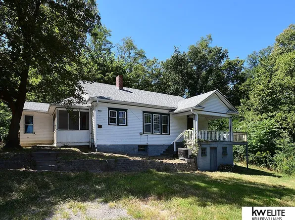 225 N 2nd St, Brownville, NE 68321