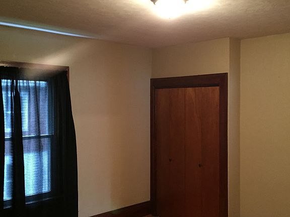 Bedroom 1 - View 2
