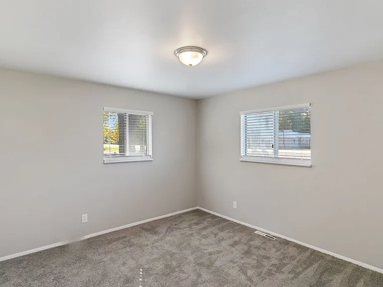 12320 & 12358 N Saginaw Rd — Photo 9