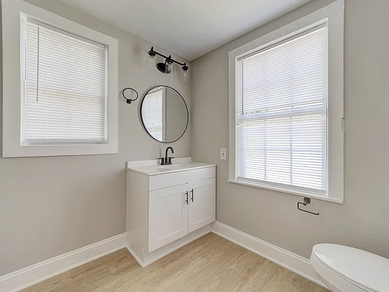 452 13th Ave NE — Photo 10