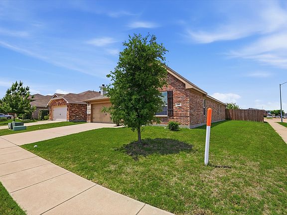 4th image of 12000 Castleford Way