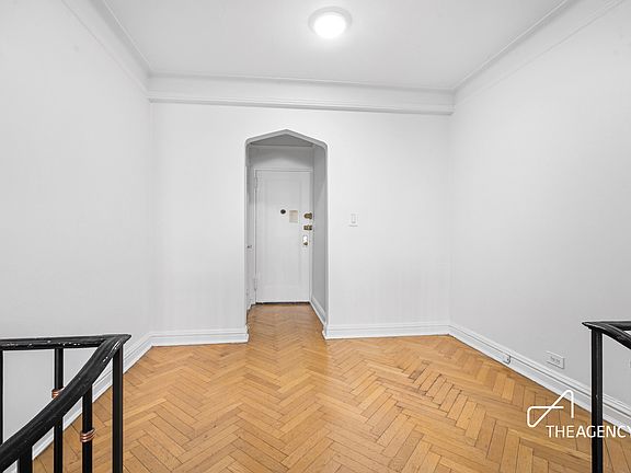 5th image of 255 Cabrini Blvd APT 3F