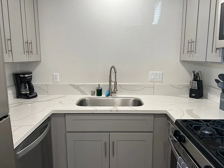 4553 Texas St — Photo 23