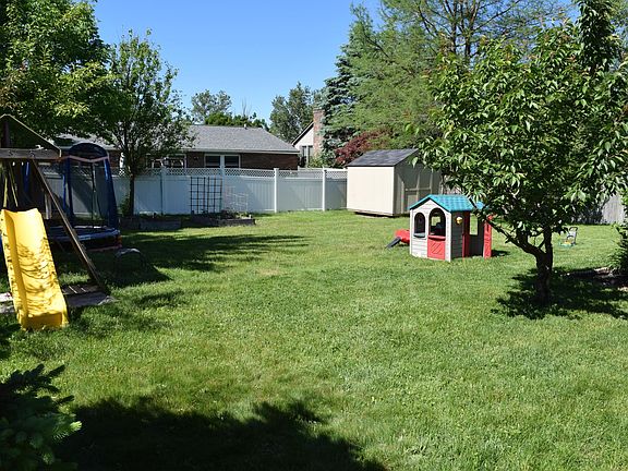 3rd image of 3620 Ravens Glen Dr