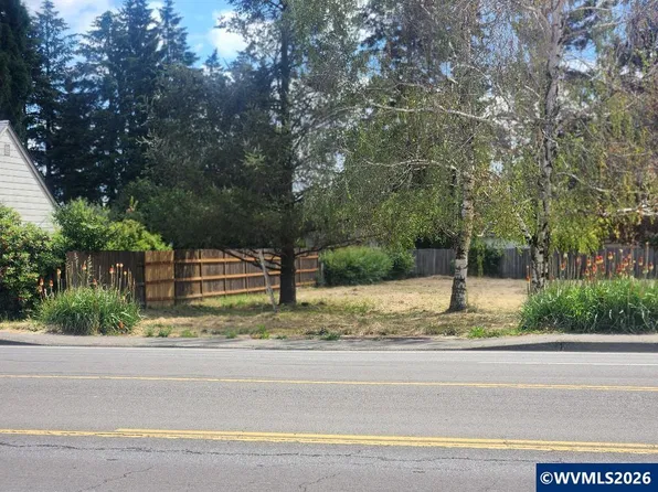 4762 Lancaster Dr NE, Salem, OR 97305