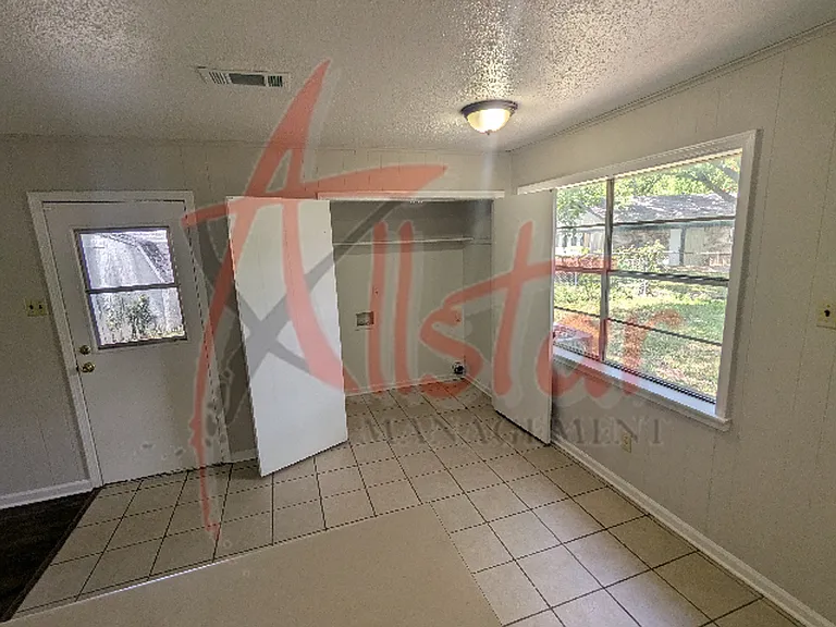 6480 Forest Glen Dr — Photo 6