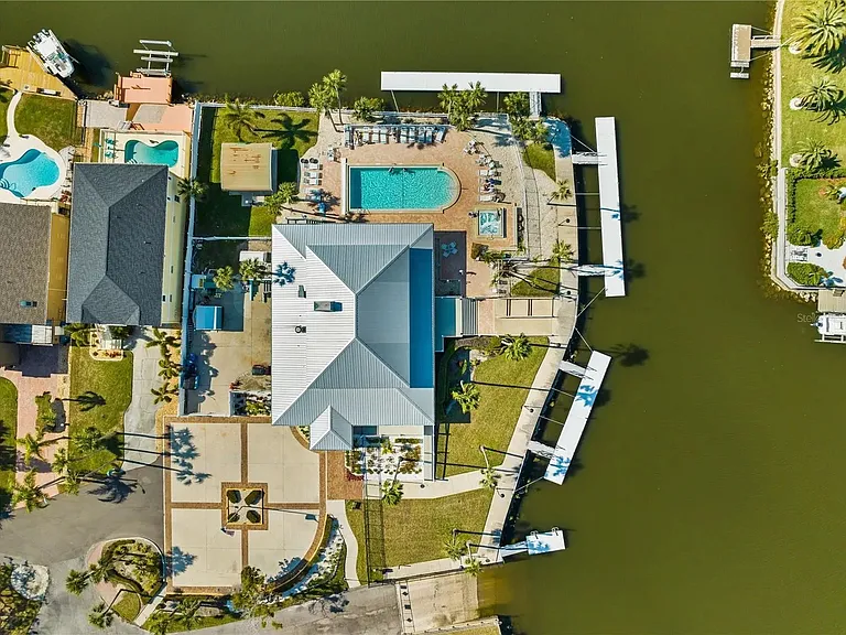 6029 Bayway Ct — Photo 38