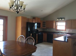 8 Grace Dr, Metropolis, IL 62960
