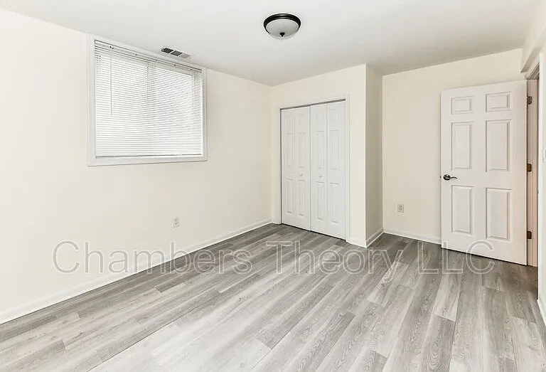 8088 Edinburgh Dr — Photo 25