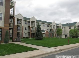 12 6th St NE, Osseo, MN 55369