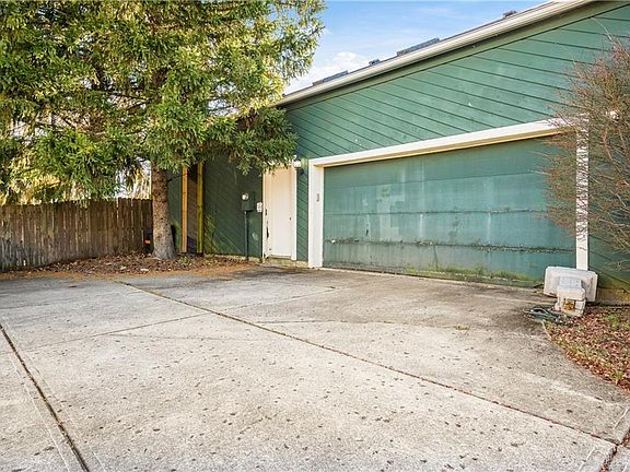 4th image of 7491 Pelbrook Farm Dr