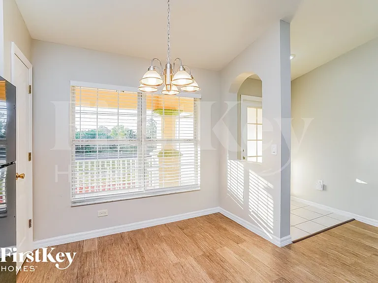 363 Claridge Cir — Photo 5
