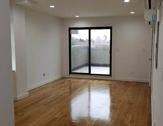 3rd image of 850 Flatbush Ave #2C