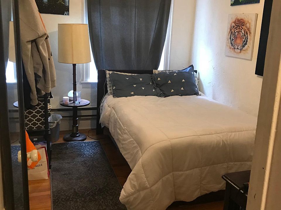 1st image of 838 W Cornelia Ave #2S