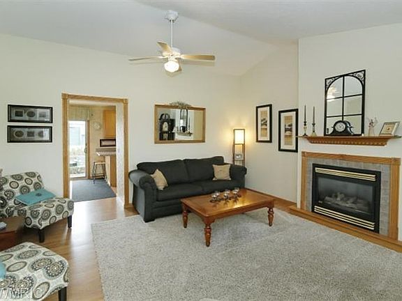 4th image of 26780 Redfield St