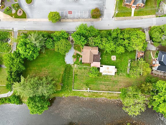 2nd image of 220 N Riverside Dr