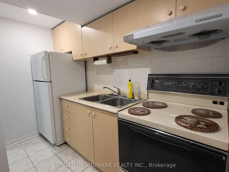 75 Maitland Dr — Photo 6