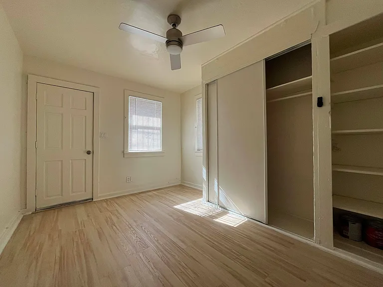 850 N Virginia Ct — Photo 1