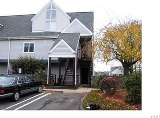 321 Popes Island Rd, Milford, CT 06461