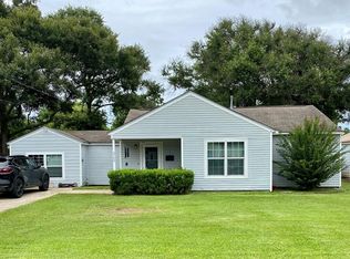 2720 Berry Ave, Groves, TX 77619