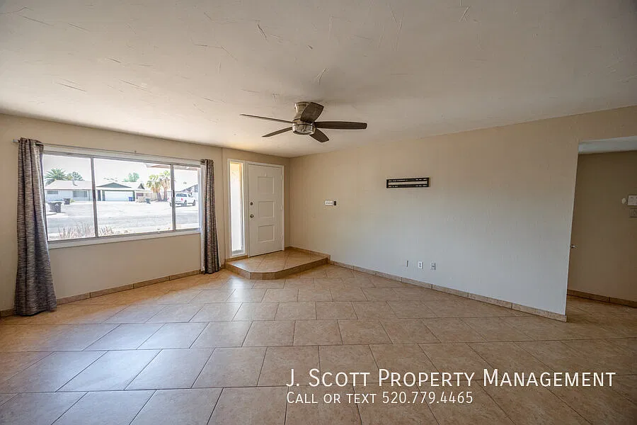 Available 1/15/2027 - Prime Tempe Location! Spacious Home With Pool And Walk-In Closets In Every ... — Photo 2