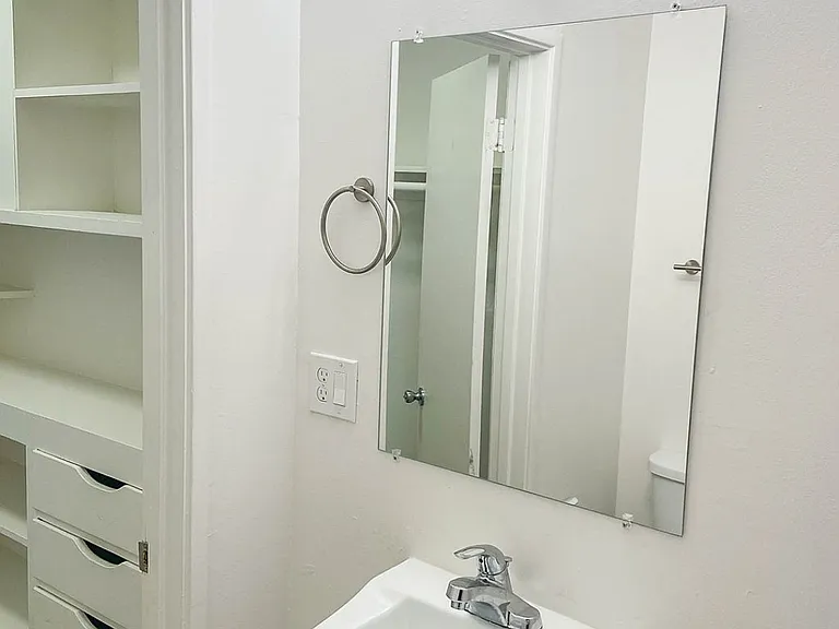 Carlson Drive Apartments — Photo 32