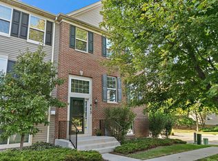 413 Town Center Blvd, Gilberts, IL 60136