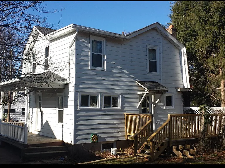 1515 Chelsea Ave — Photo 2