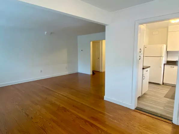 49-09 Hanford St #1R, Little Neck, NY 11362