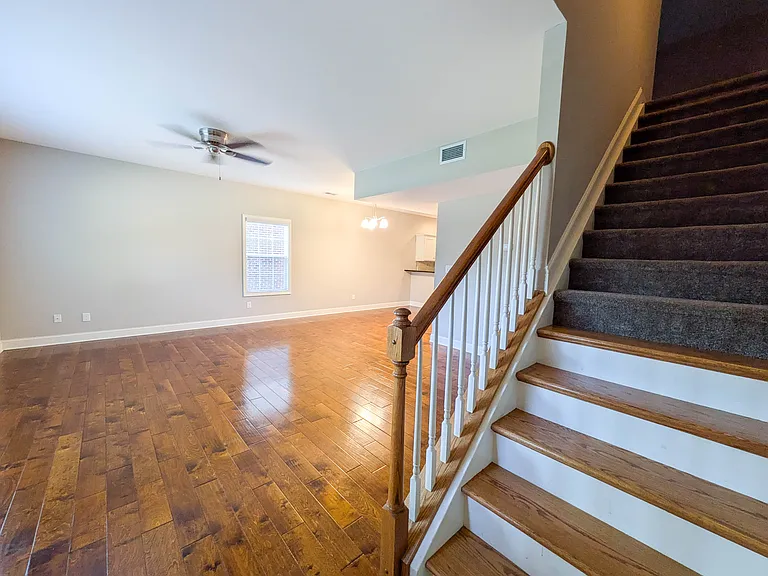 330 Parkview Pl — Photo 4
