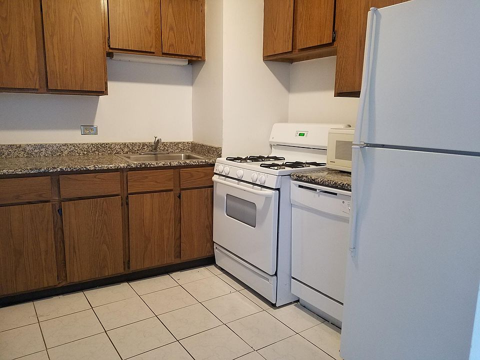 1st image of 1240 N Lake Shore Dr APT 21A