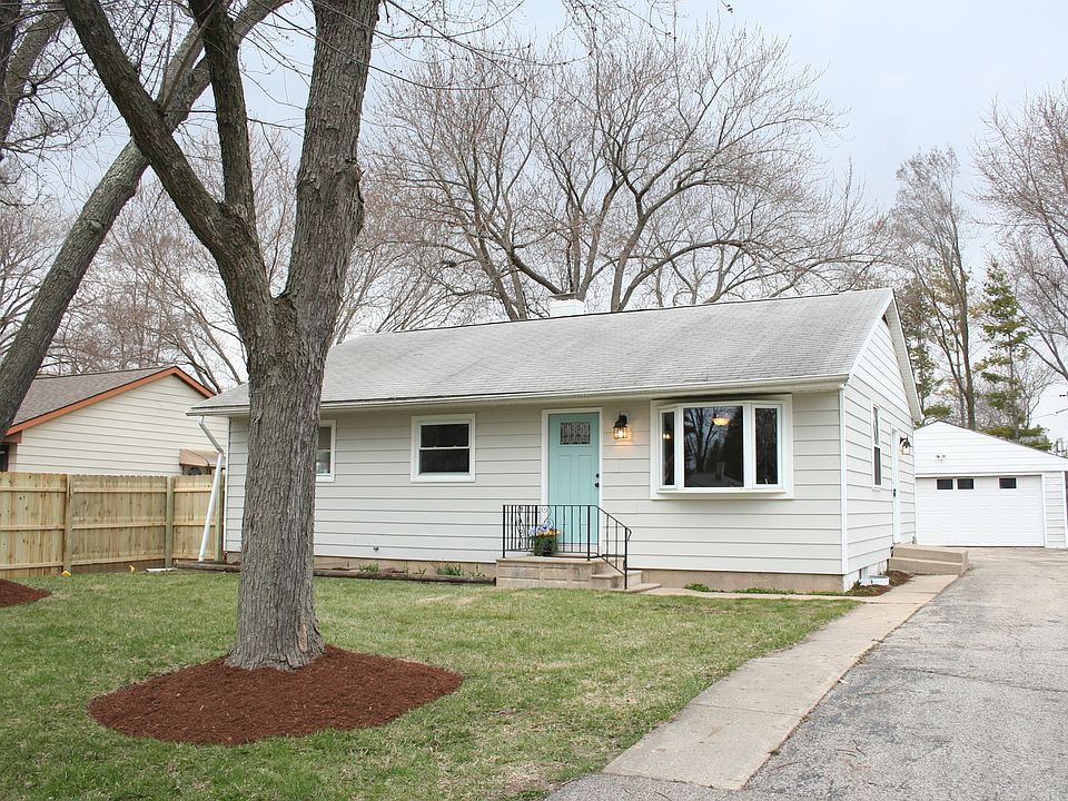 1st image of 25172 W Carson Dr