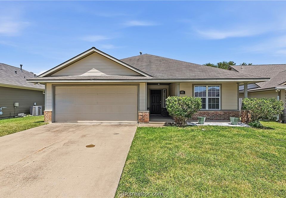 1st image of 921 Windmeadows Dr