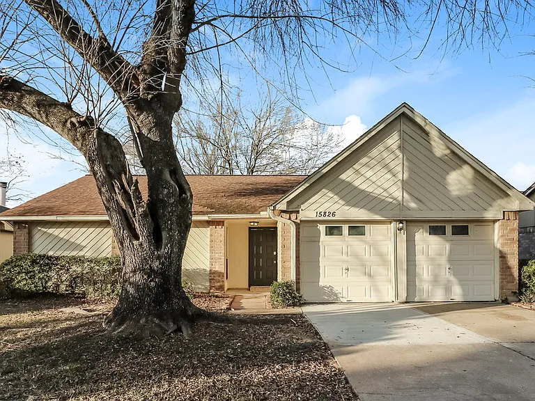 15826 Beechnut St — Photo 3