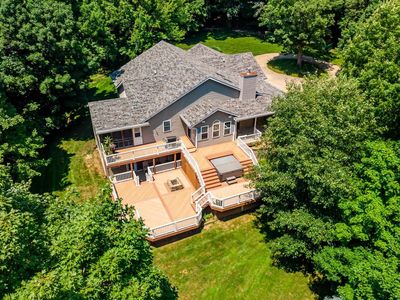 1000 Woodland Ln, Le Claire, IA, 52753