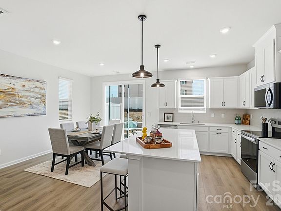 5th image of 5216 Wyes Oak Ln