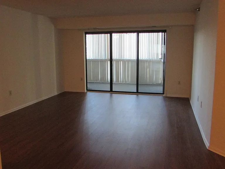 15100 Interlachen Dr #821 — Photo 26