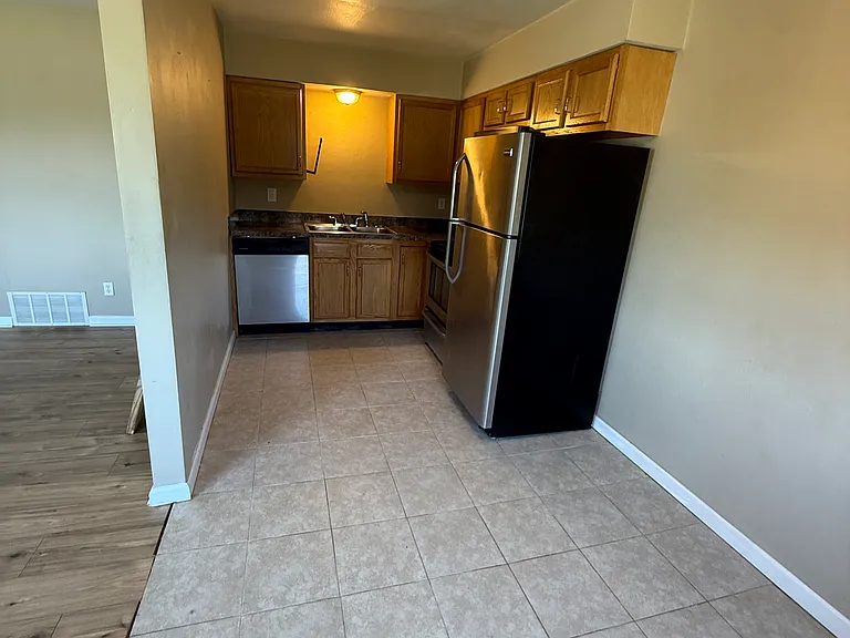 140 Main Ave #12 — Photo 2