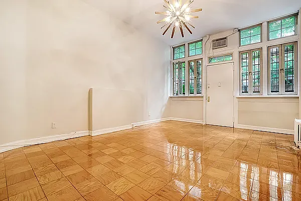 Rented by Bond New York | media 5