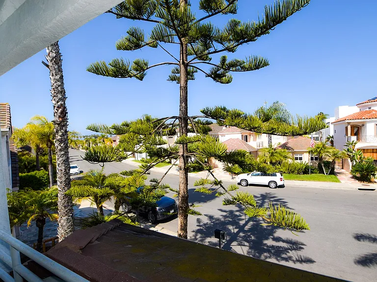 Spinnaker Way — Photo 45