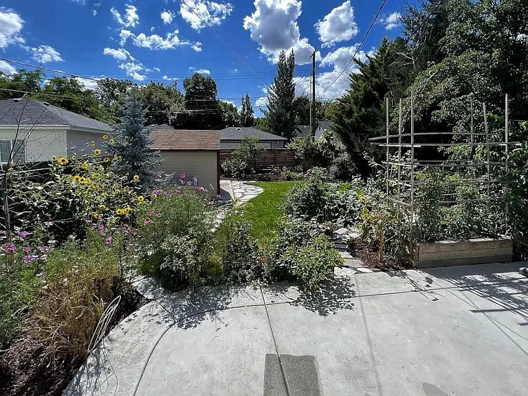 1213 E State St — Photo 14