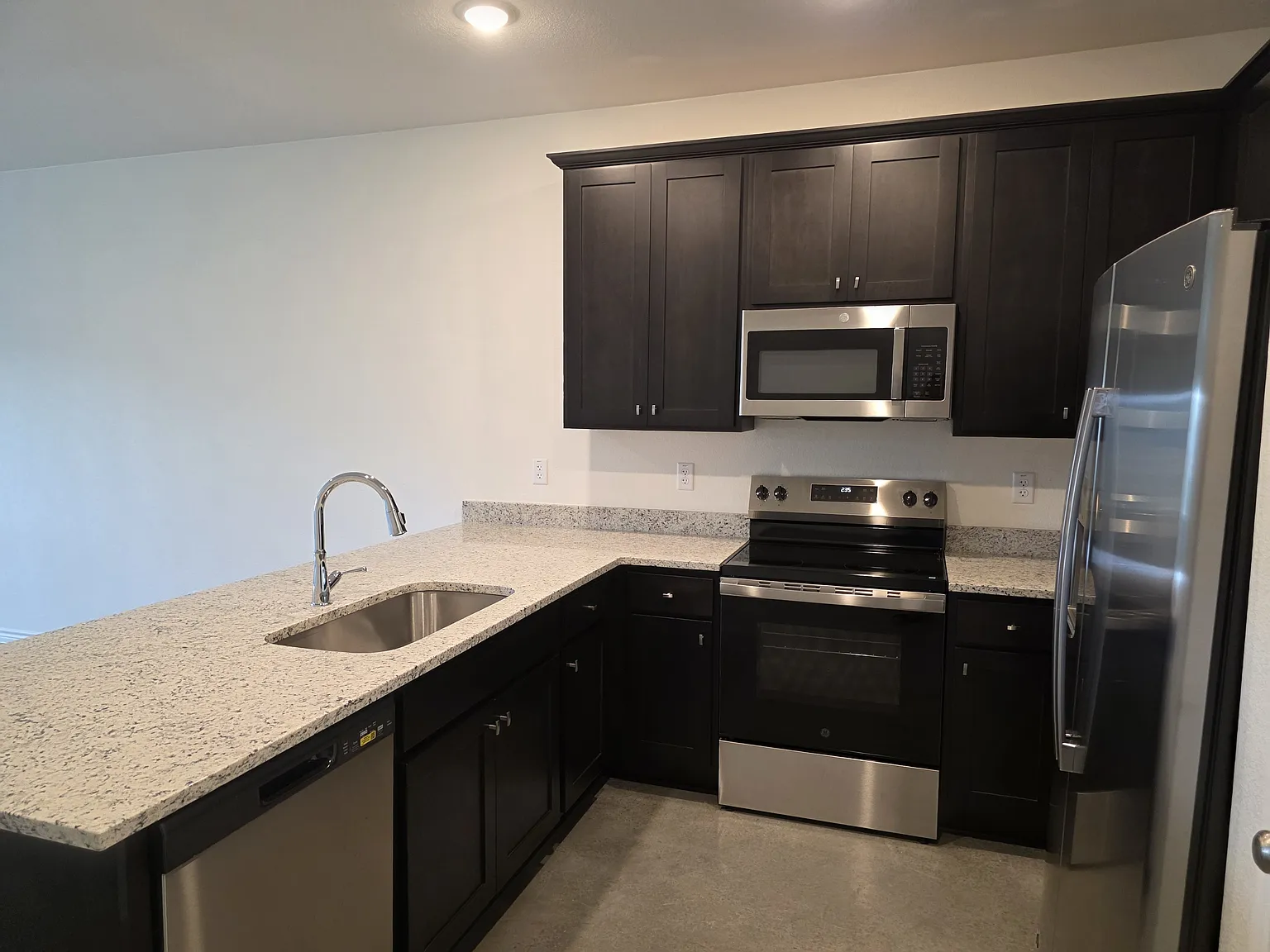 1222 Concord Drive - A — Photo 2